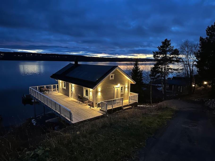 House By Storsjoen Semesterbostad *
